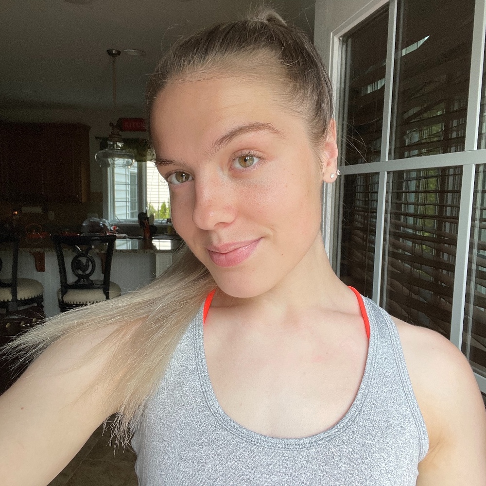 Meet your Posher, Avary
